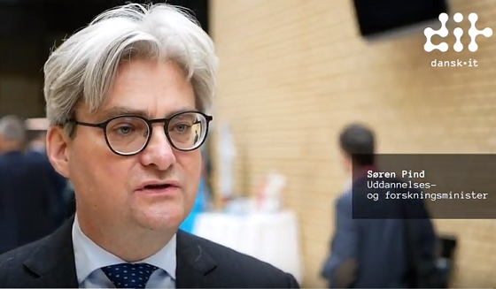 Søren Pind: Danskerne skal have digital dannelse – og vi må ikke overlade magten til it-giganterne